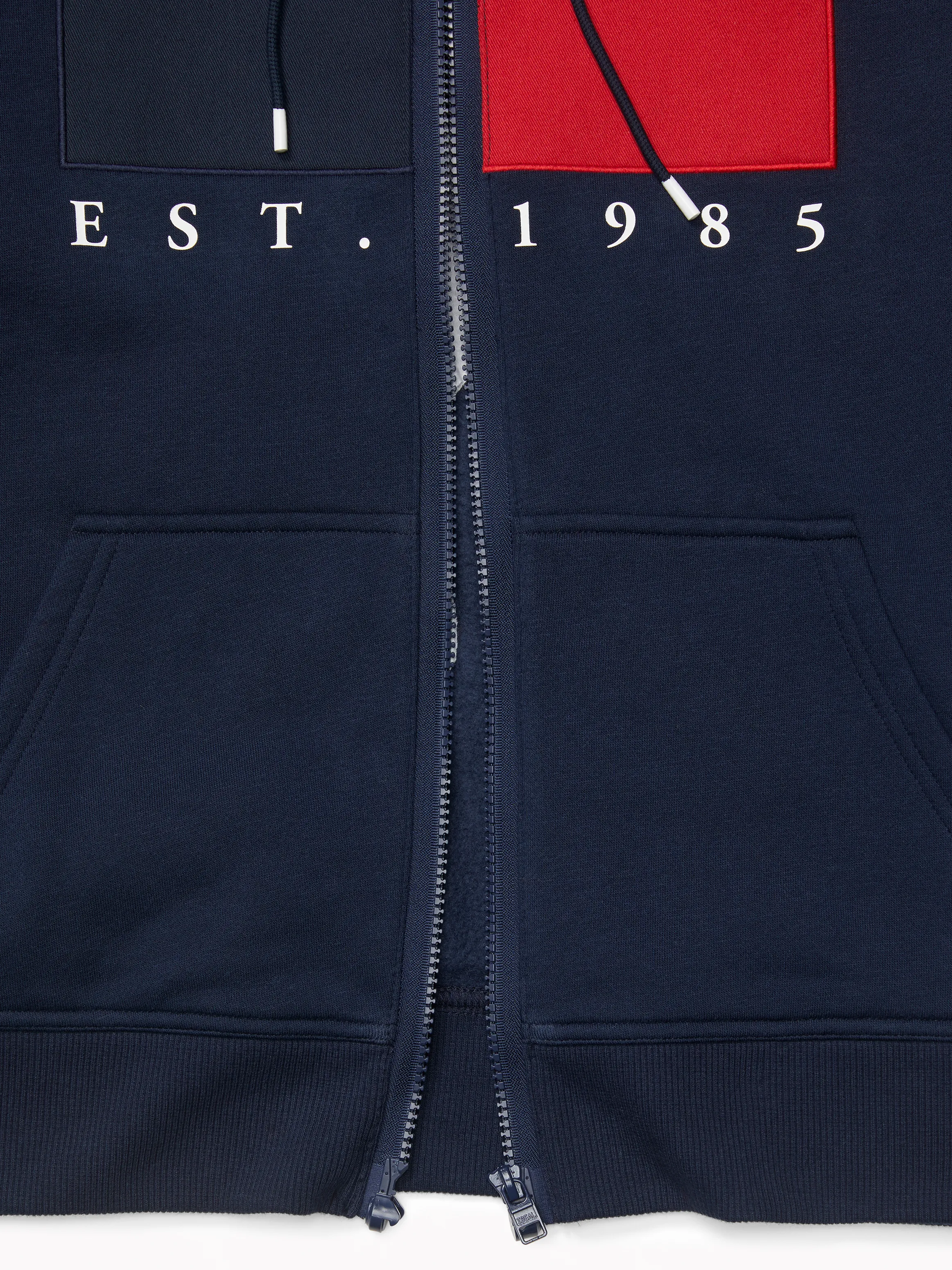 Adaptive Womens Flag Hoodie | Adaptive Sweatshirts & Hoodies | Tommy Hilfiger