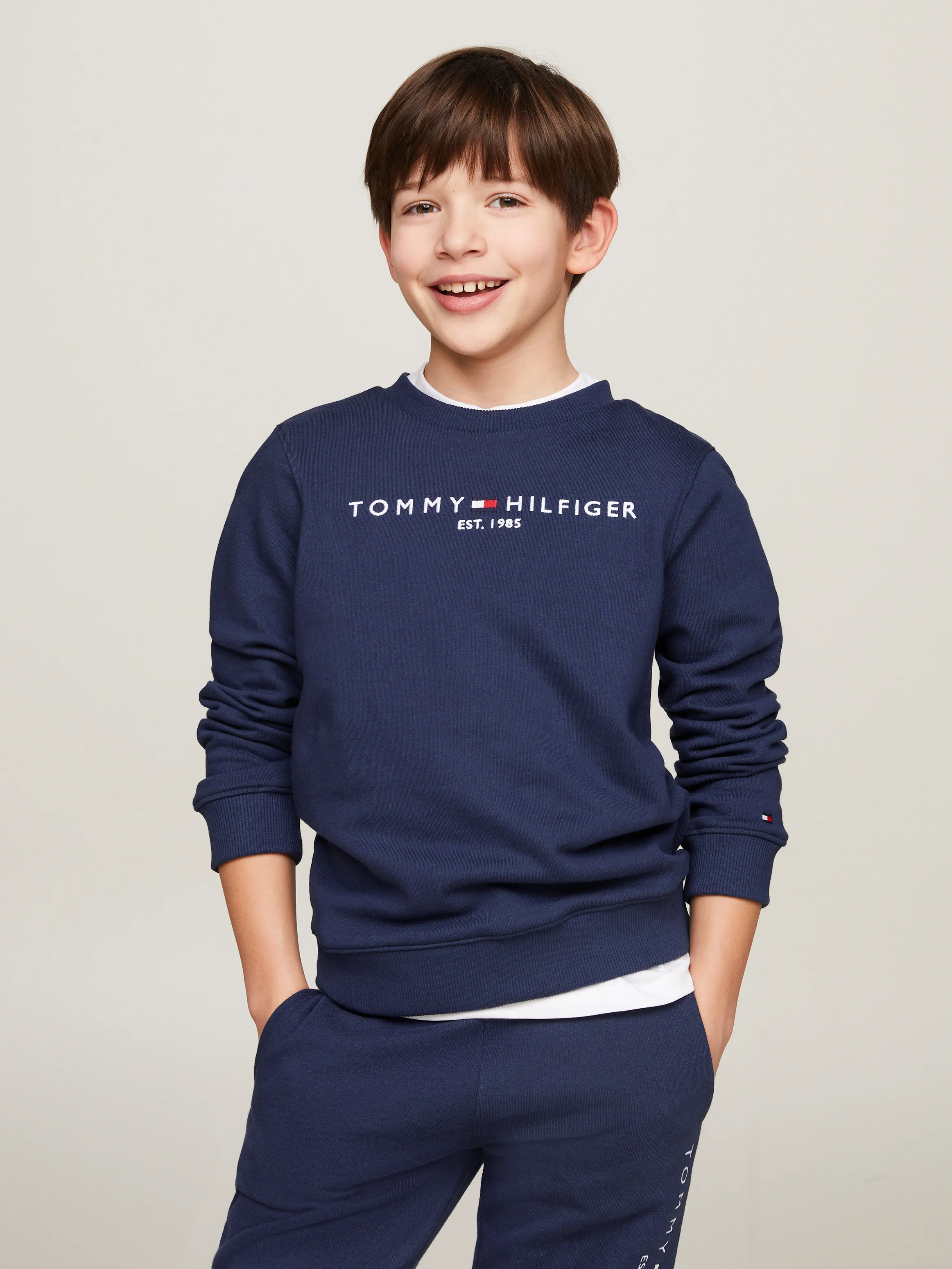 Kids Unisex 8-16 Essential Sweatshirt | Sweatshirts & Hoodies | Tommy Hilfiger