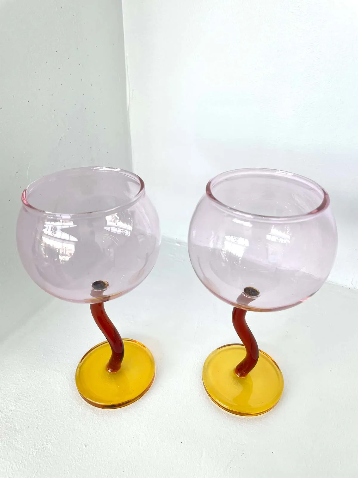 SQUIGGLE STEM GLASSES