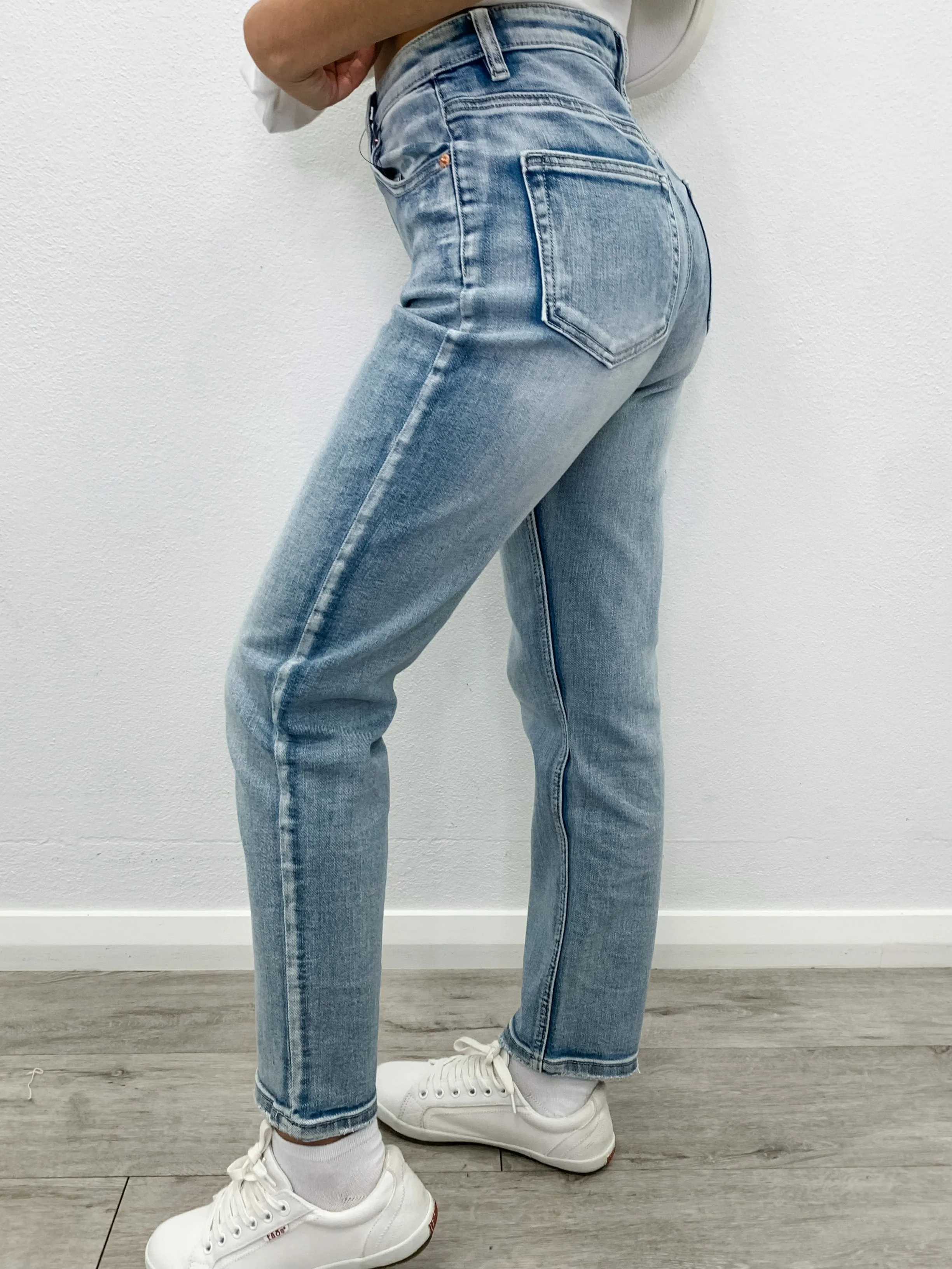 Wakee Straight Leg Bleach Blue Jeans